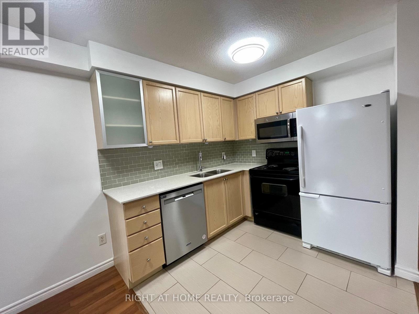 128 - 684 Warden Avenue, Toronto (clairlea-birchmount), Ontario