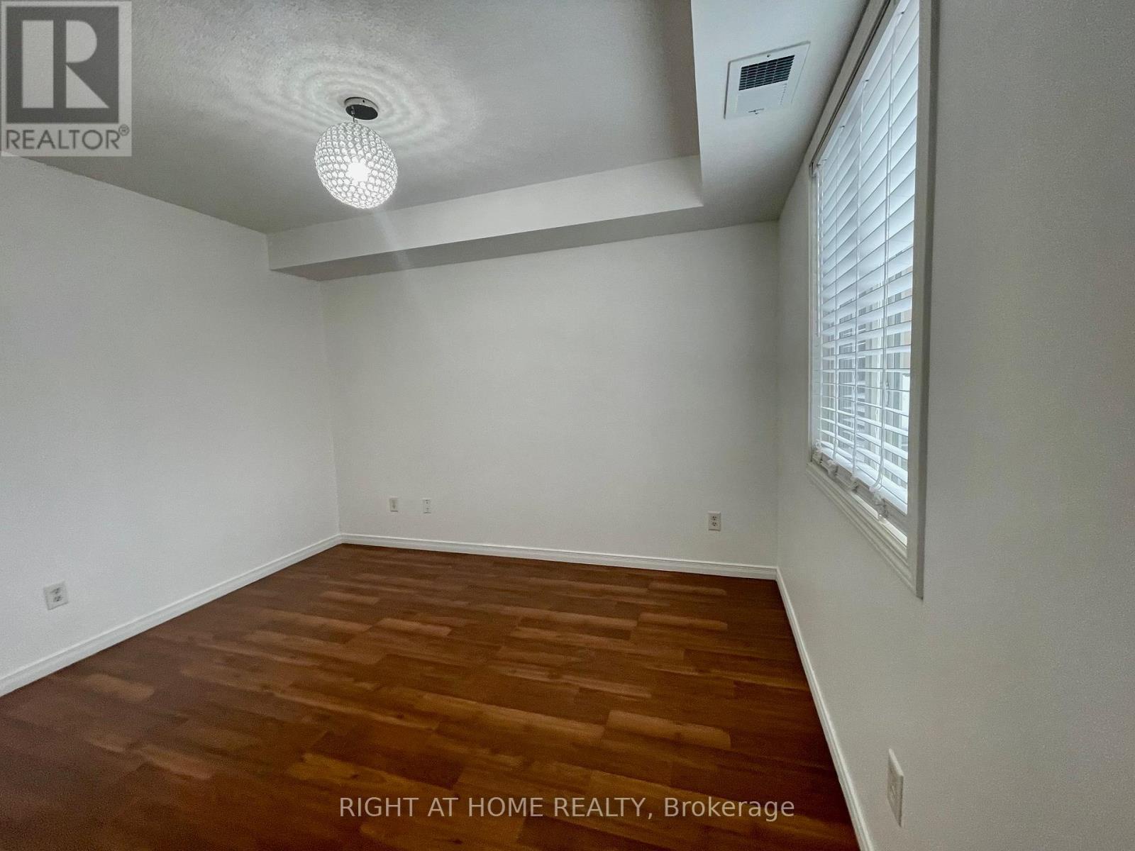 128 - 684 Warden Avenue, Toronto (clairlea-birchmount), Ontario