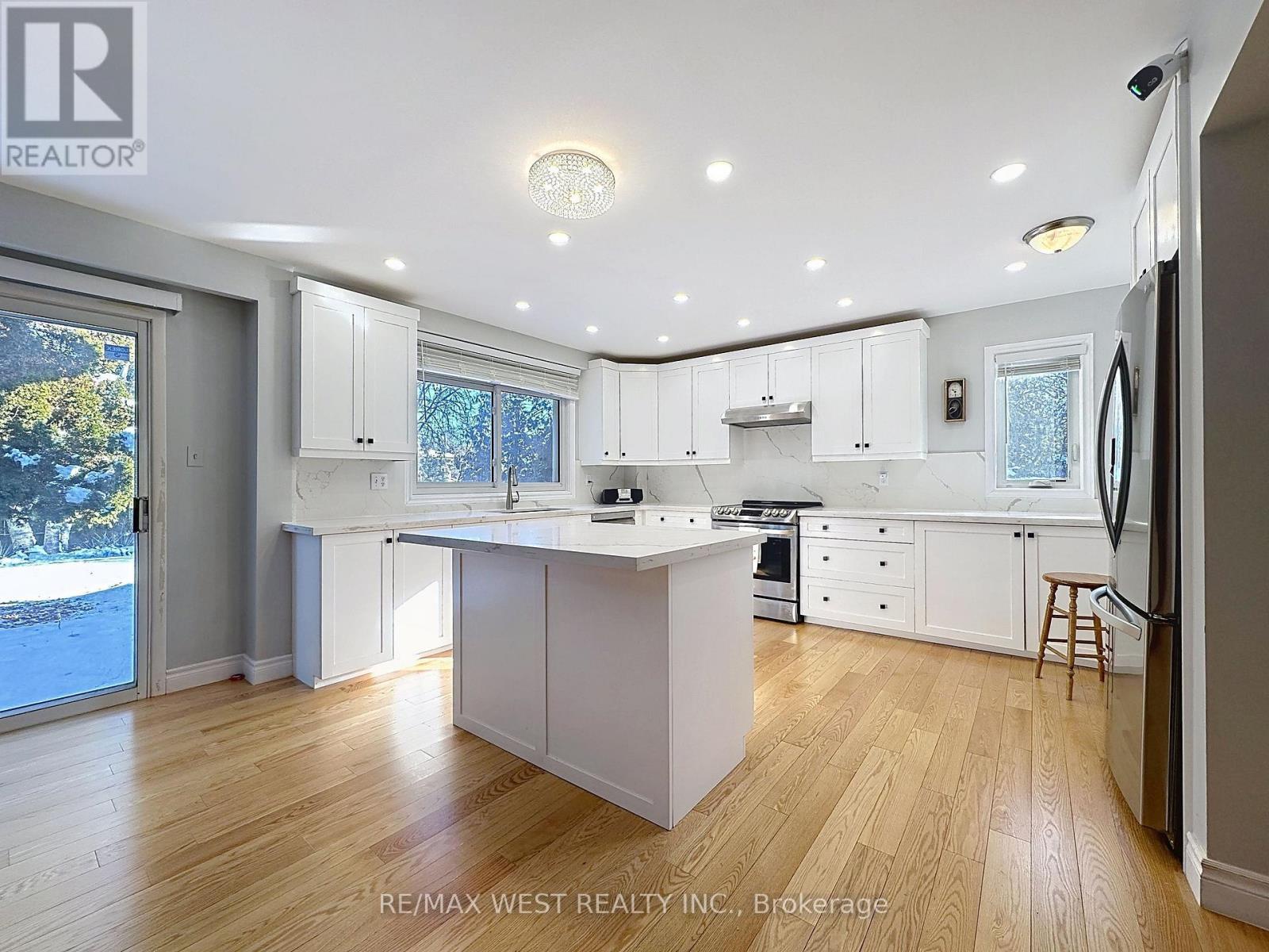 20 Foxwood Grove, Toronto (l'amoreaux), Ontario