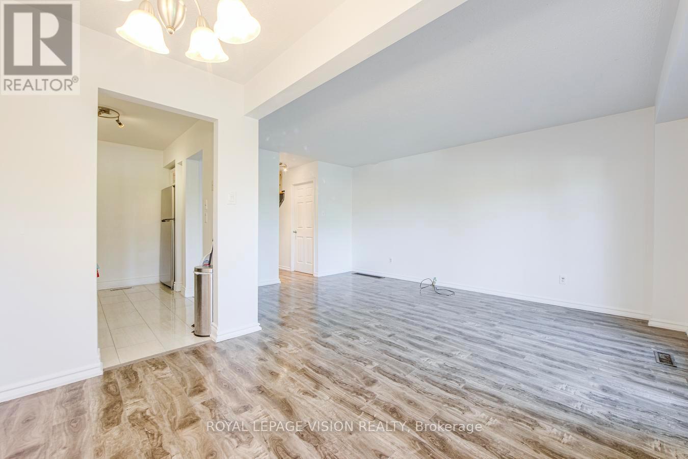 8 - 301 Washburn Way, Toronto (malvern), Ontario