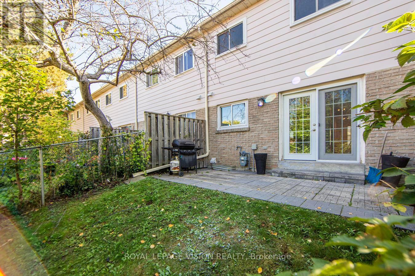 8 - 301 Washburn Way, Toronto (malvern), Ontario