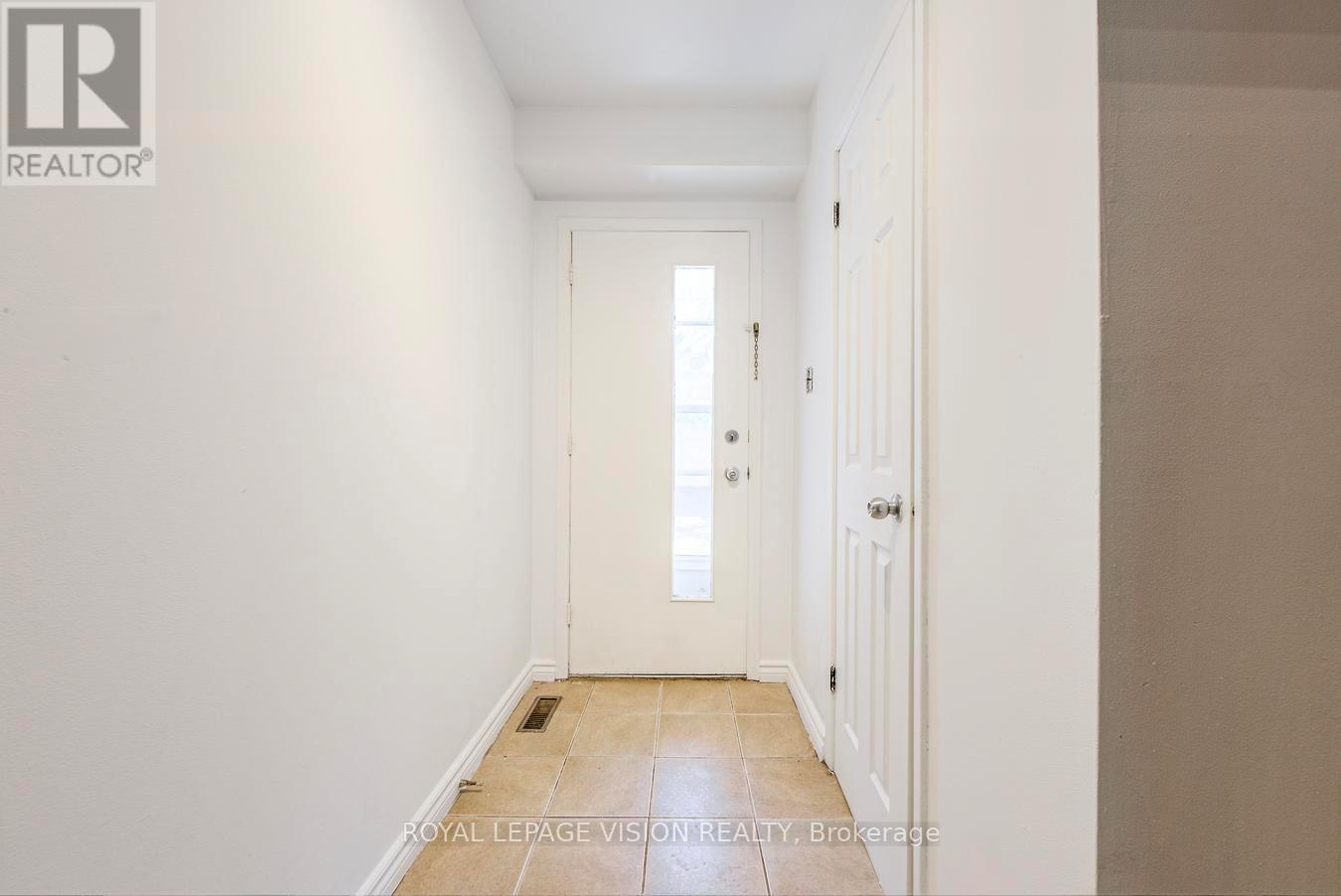 8 - 301 Washburn Way, Toronto (malvern), Ontario