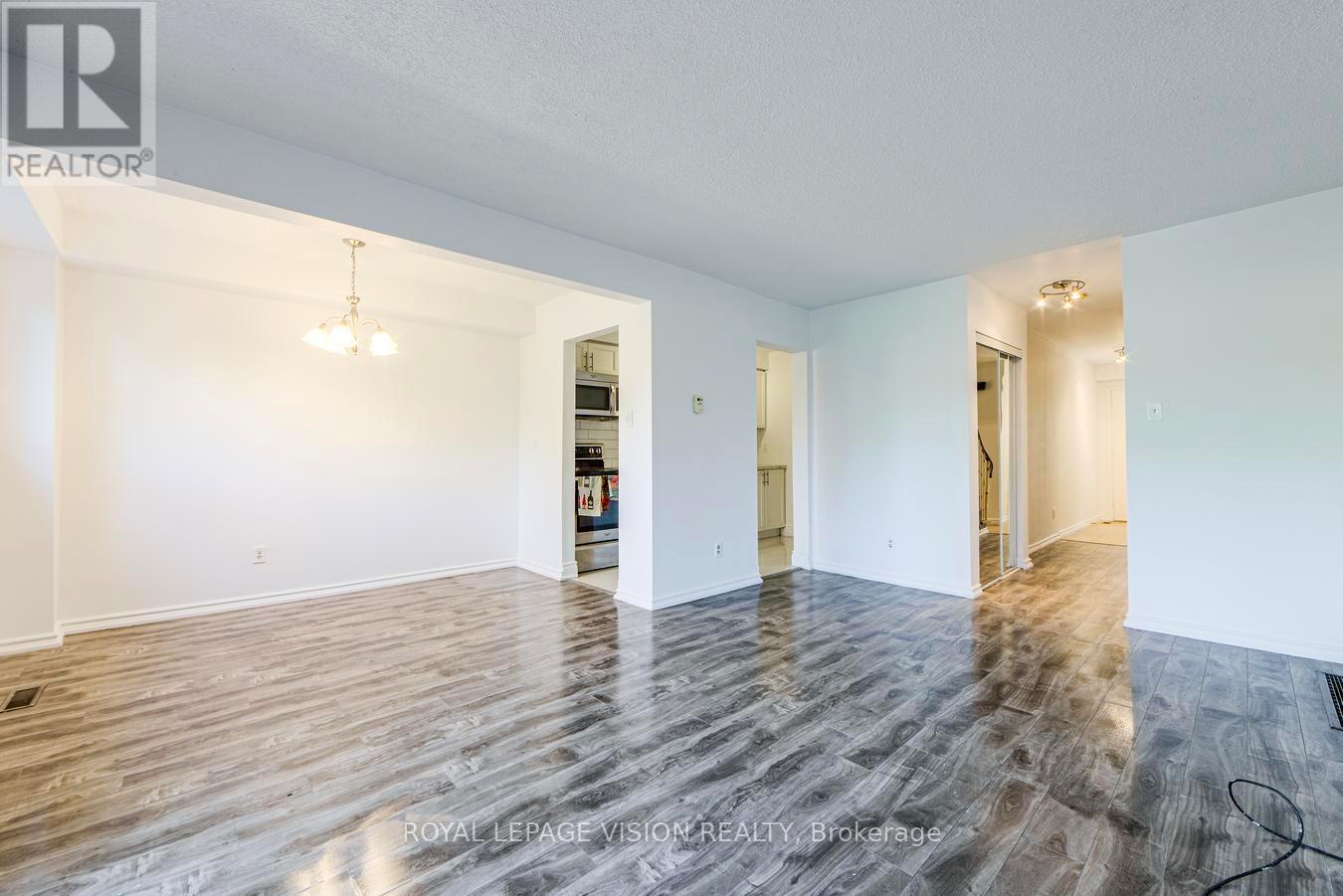 8 - 301 Washburn Way, Toronto (malvern), Ontario