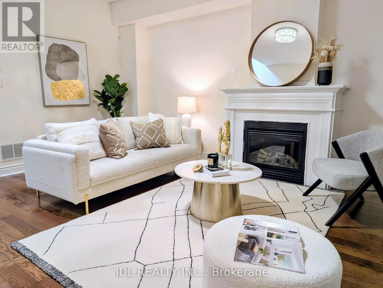 3 Garvin Mews, Toronto (willowdale East), Ontario