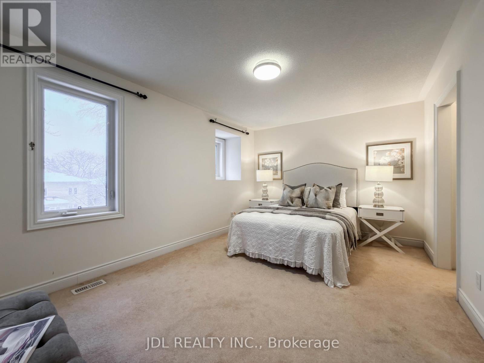 3 Garvin Mews, Toronto (willowdale East), Ontario