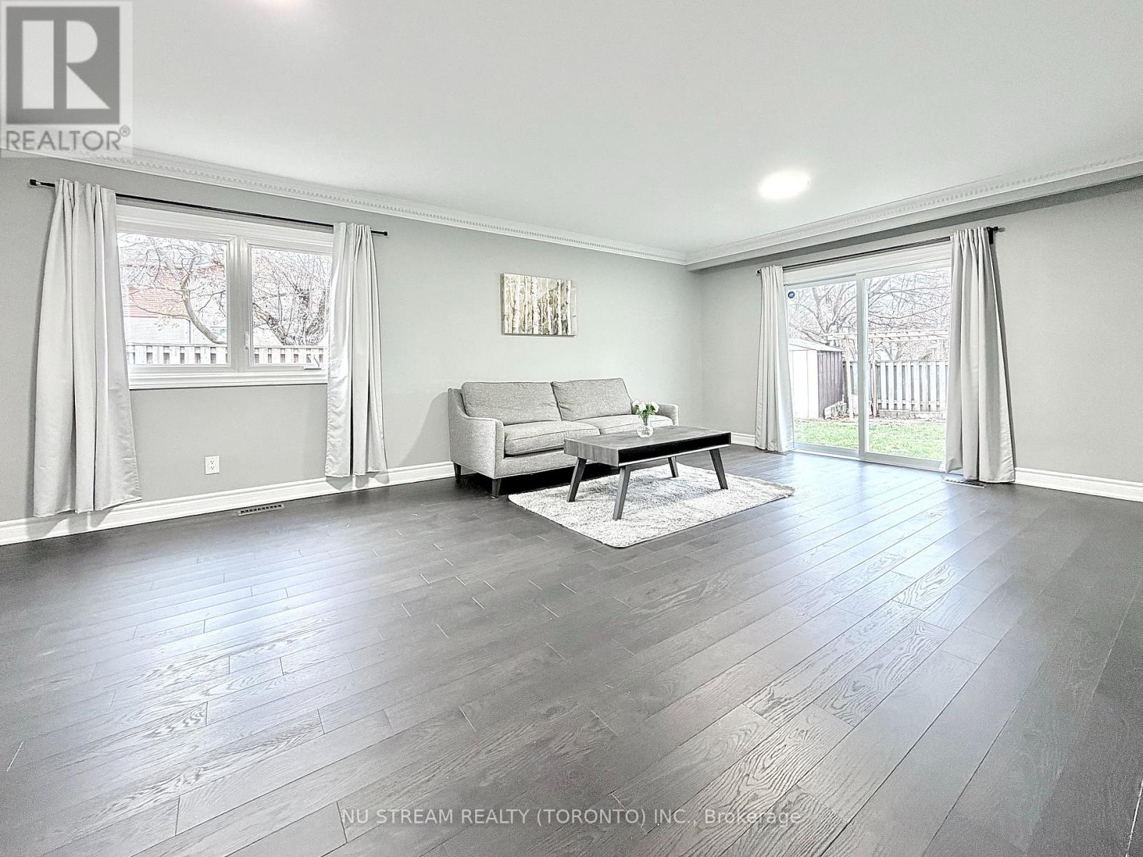 3 Mosedale Crescent, Toronto (don Valley Village), Ontario