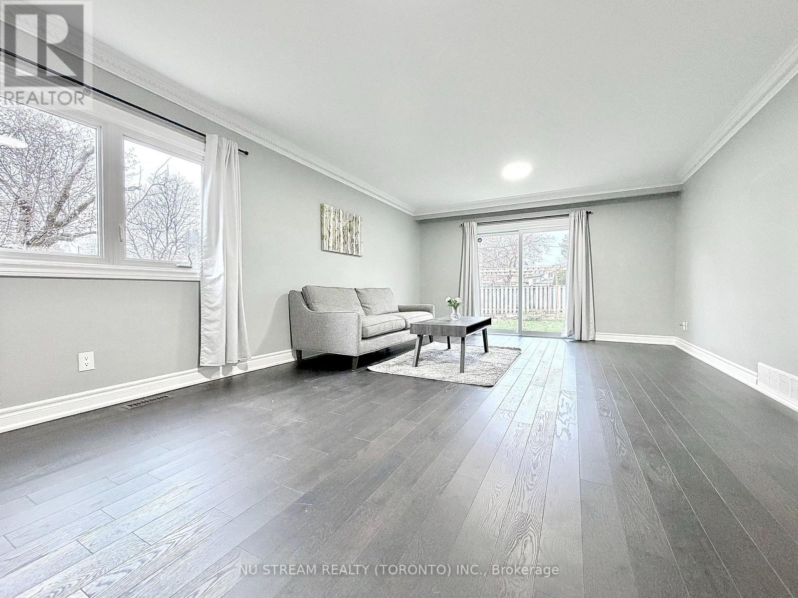 3 Mosedale Crescent, Toronto (don Valley Village), Ontario