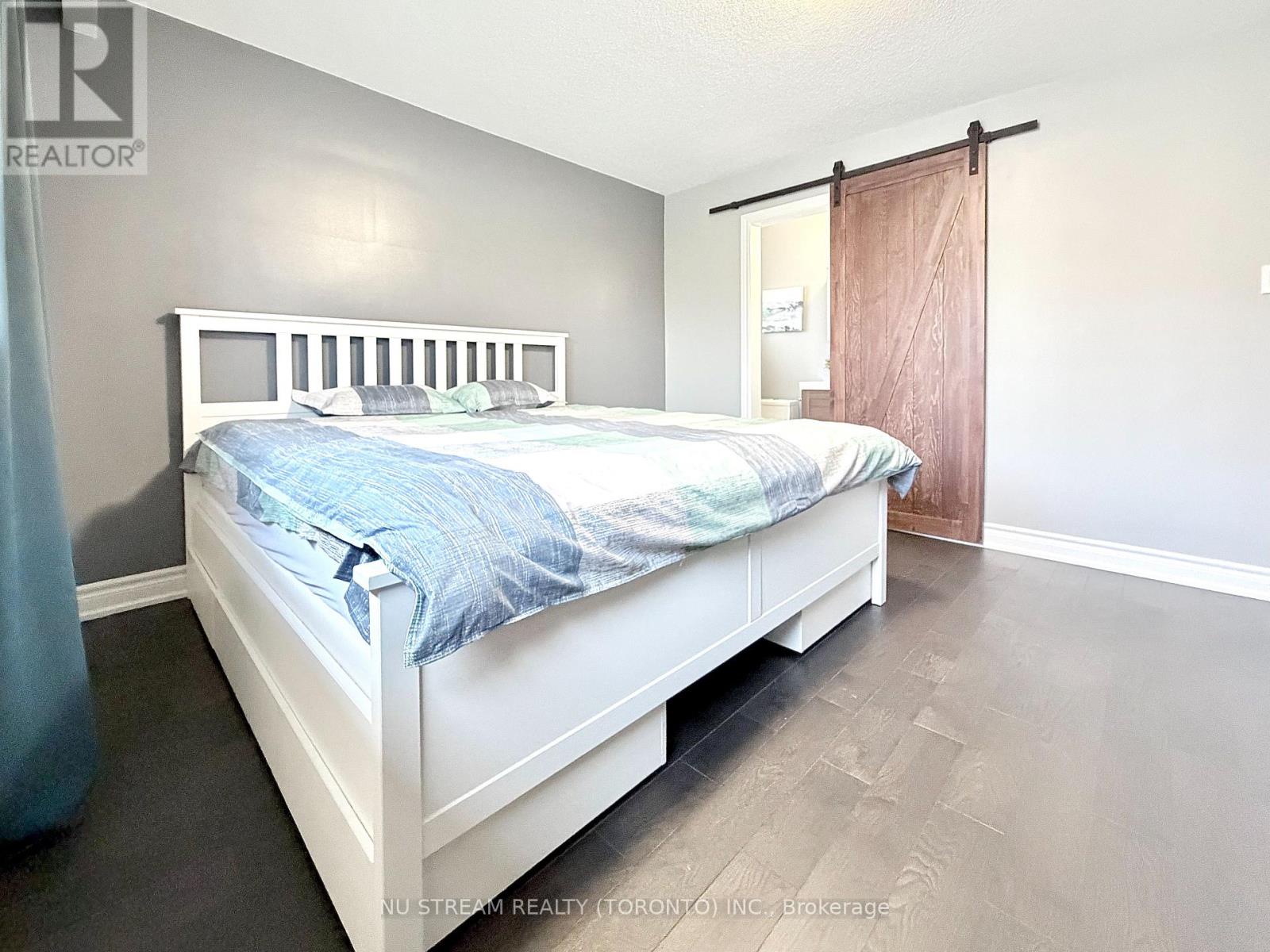 3 Mosedale Crescent, Toronto (don Valley Village), Ontario