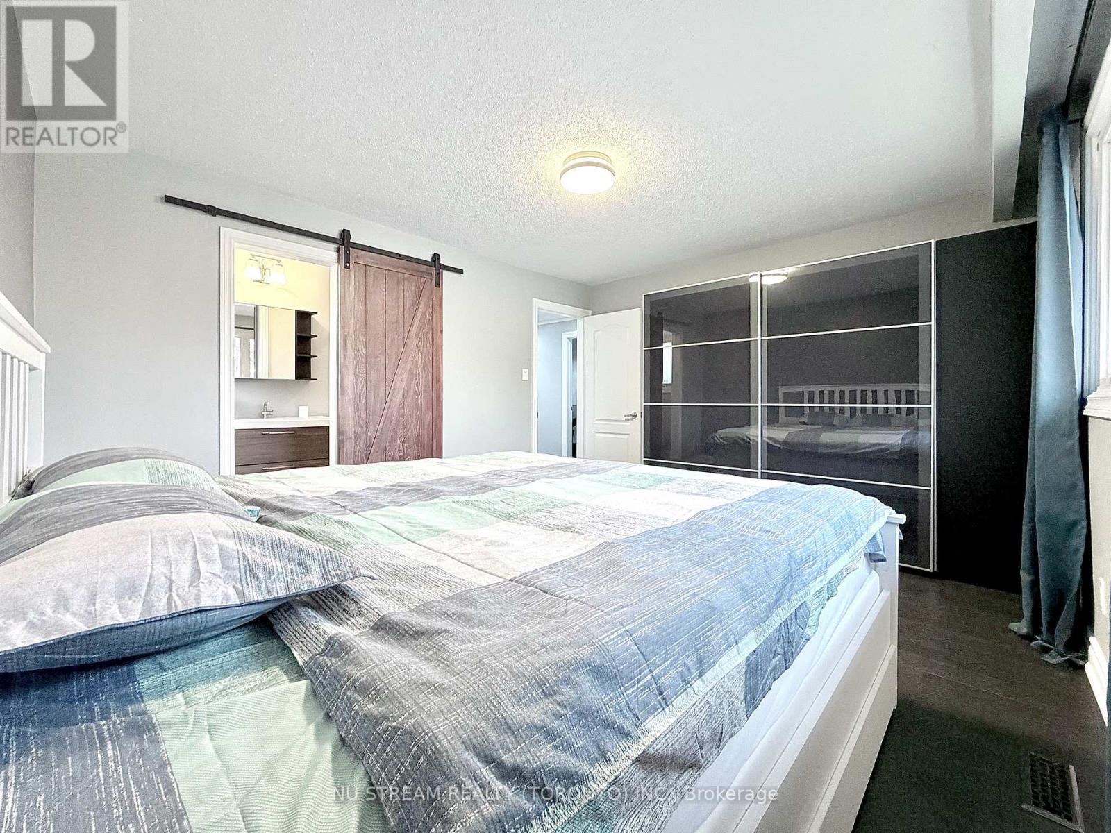 3 Mosedale Crescent, Toronto (don Valley Village), Ontario