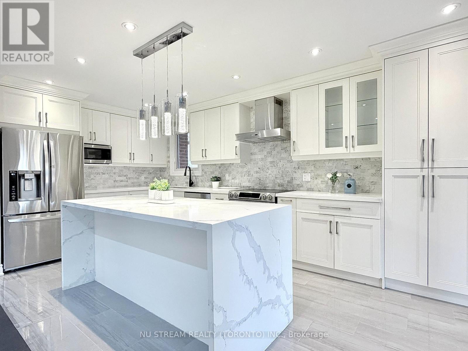 3 Mosedale Crescent, Toronto (don Valley Village), Ontario