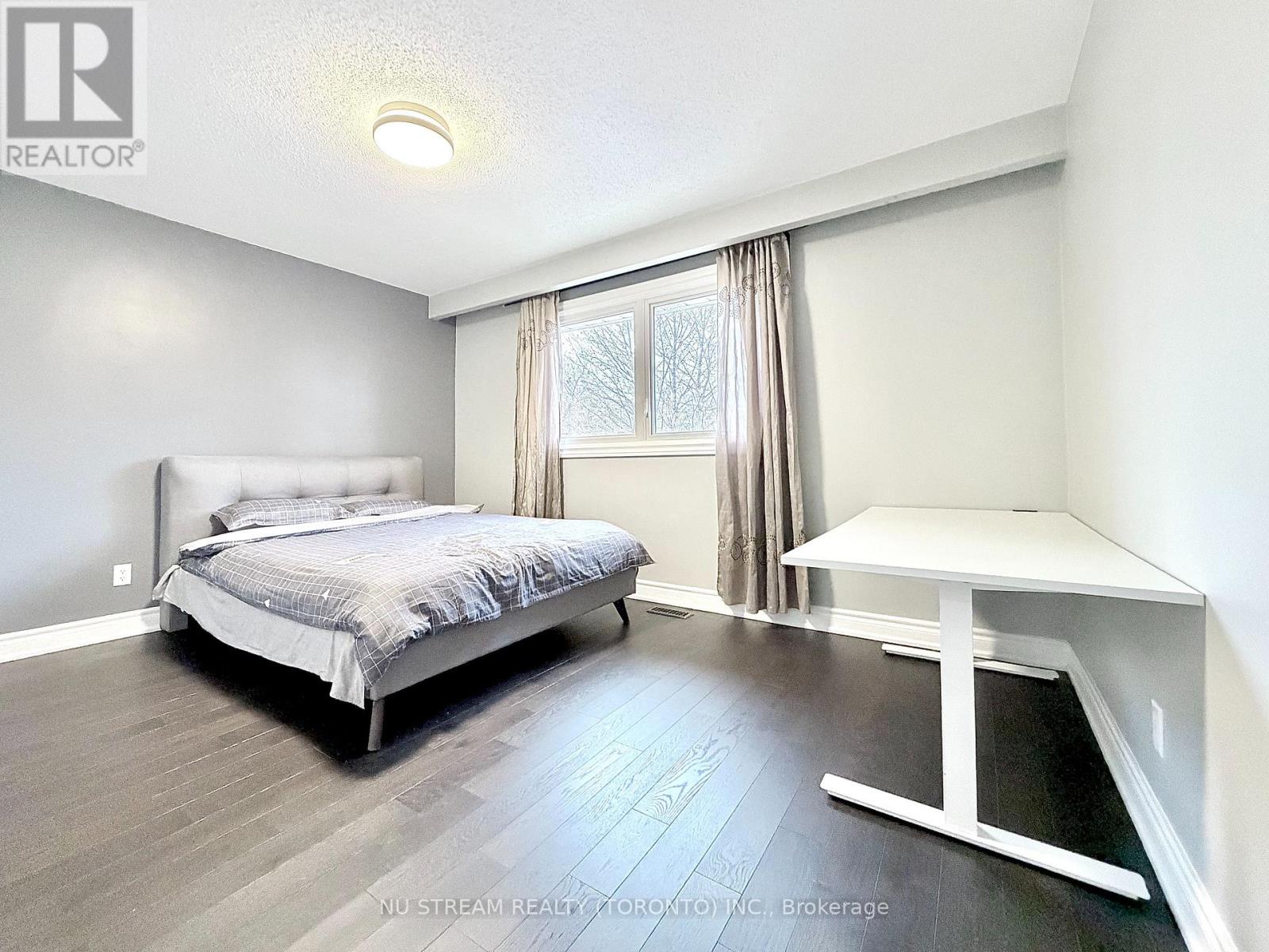 3 Mosedale Crescent, Toronto (don Valley Village), Ontario