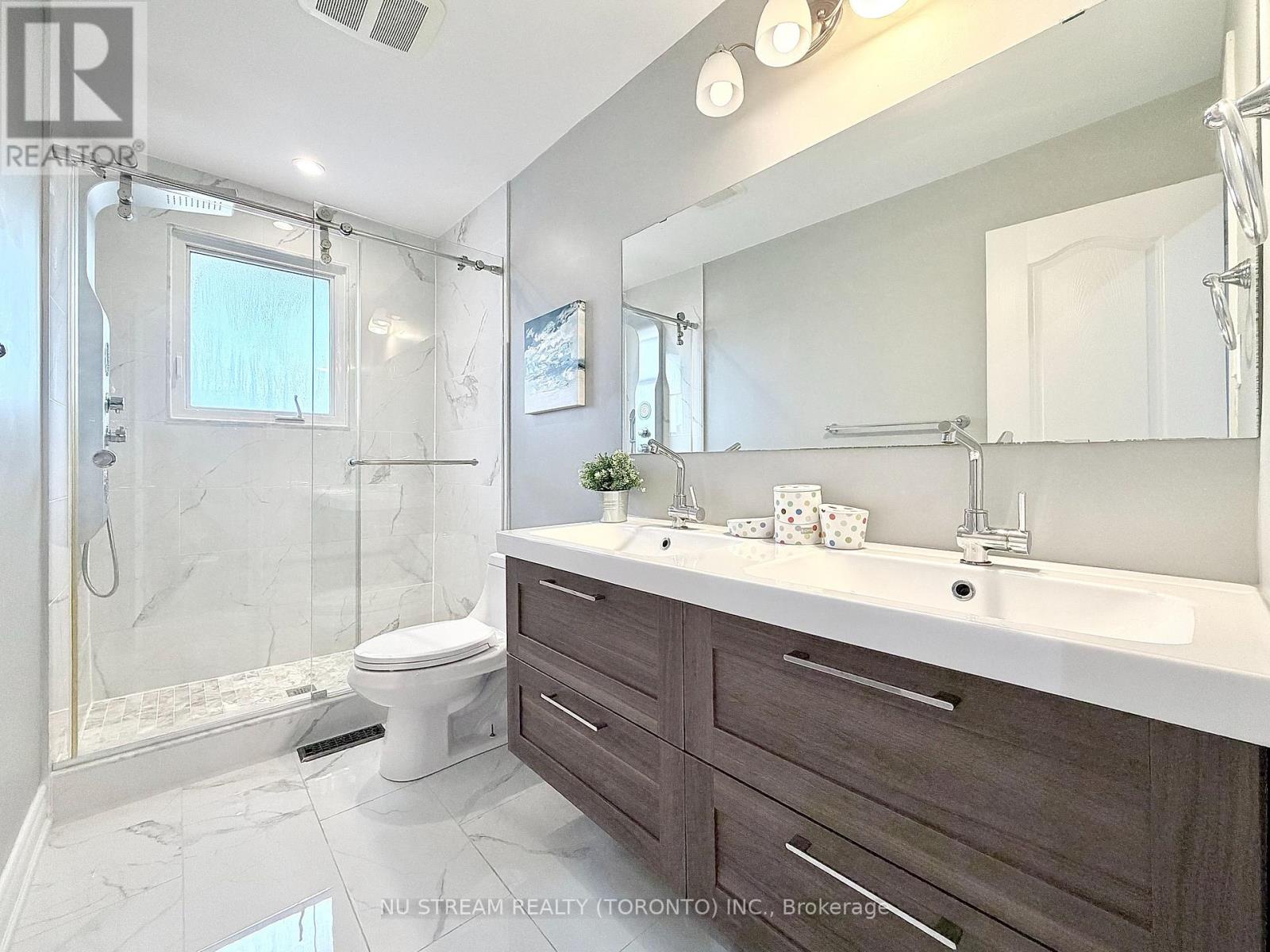 3 Mosedale Crescent, Toronto (don Valley Village), Ontario