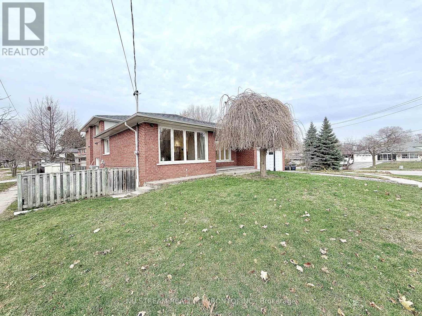 3 Mosedale Crescent, Toronto (don Valley Village), Ontario