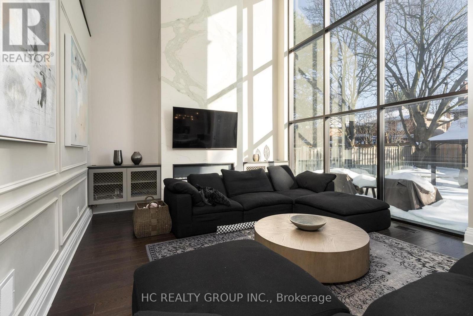 11 Chipstead Road, Toronto (banbury-don Mills), Ontario