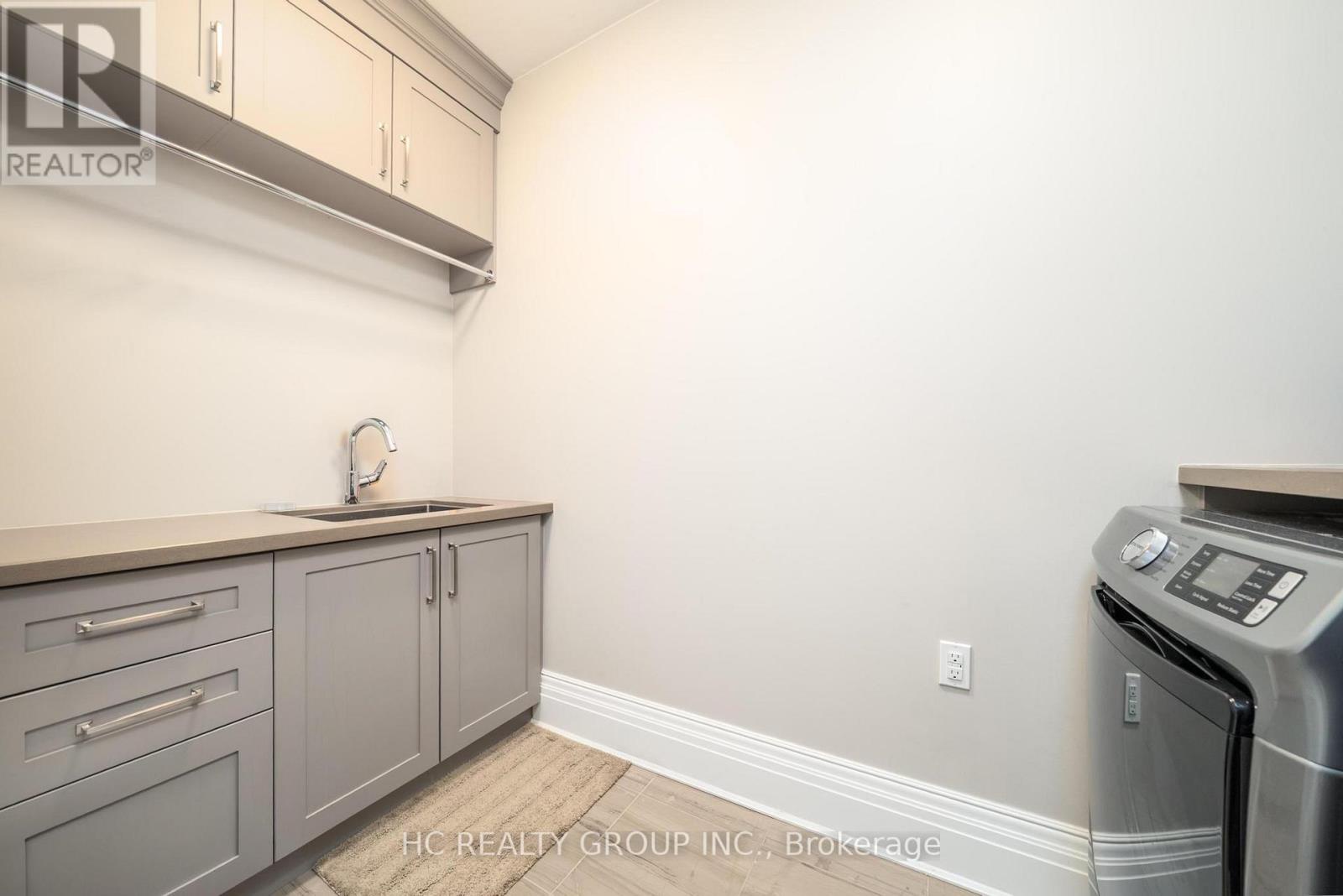 11 Chipstead Road, Toronto (banbury-don Mills), Ontario