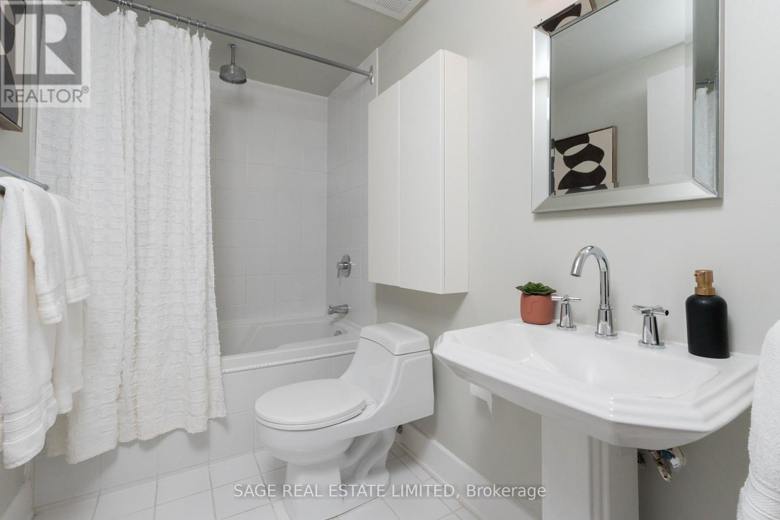 417 - 183 Dovercourt Road, Toronto (trinity-bellwoods), Ontario