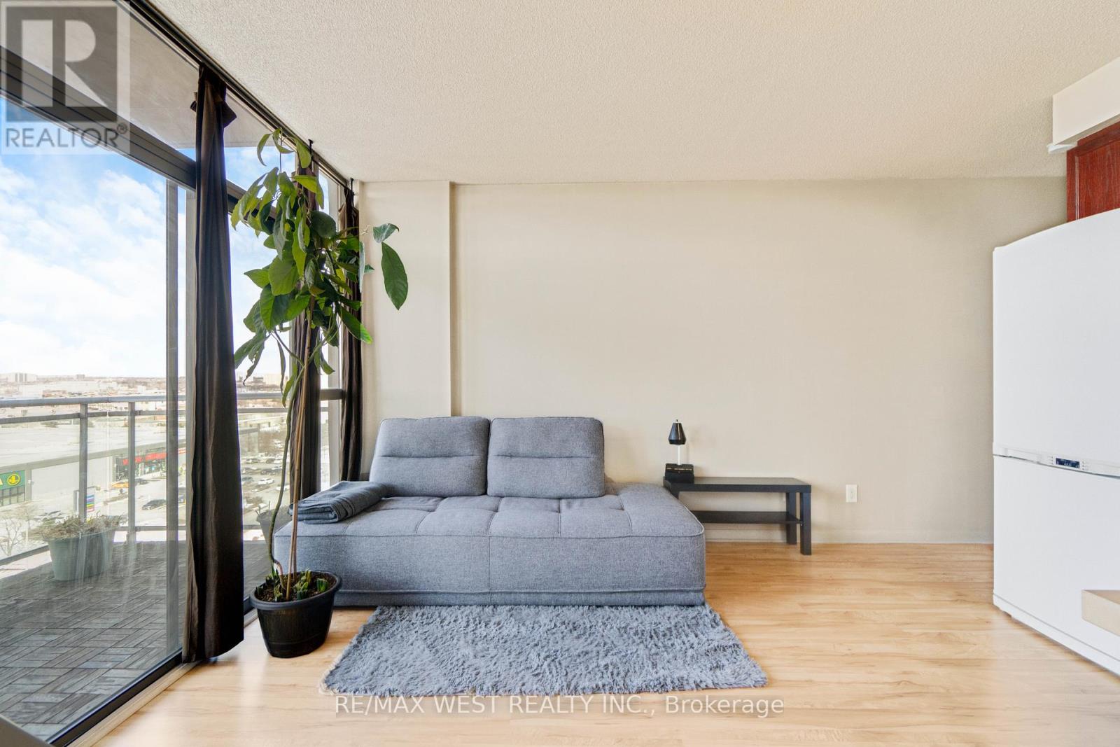 1002 - 2464 Weston Road, Toronto (weston), Ontario