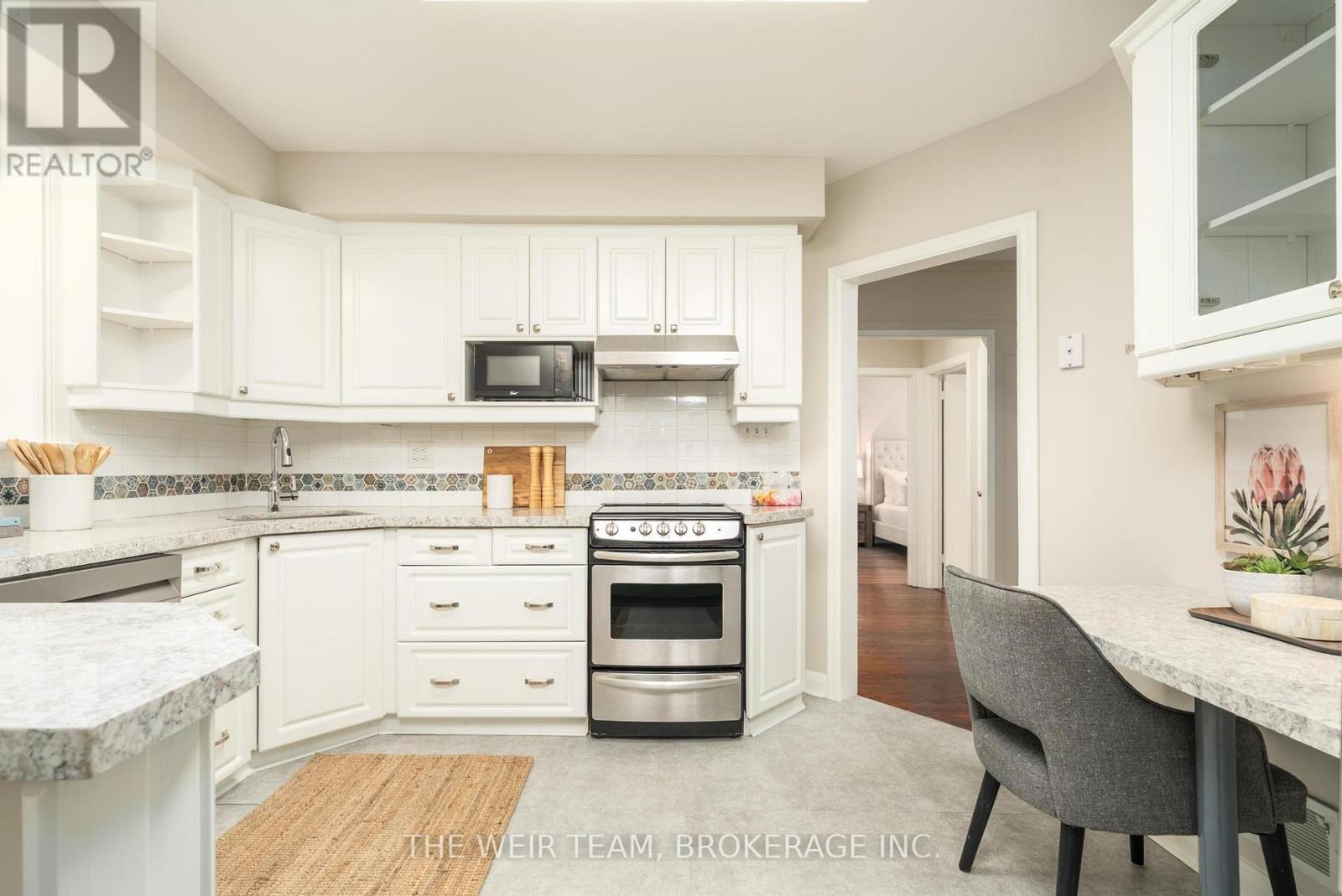 146 Queenslea Avenue, Toronto (humberlea-pelmo Park), Ontario