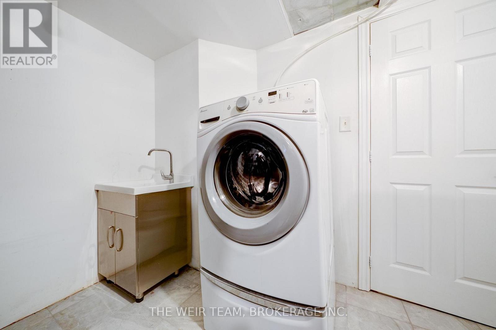 146 Queenslea Avenue, Toronto (humberlea-pelmo Park), Ontario