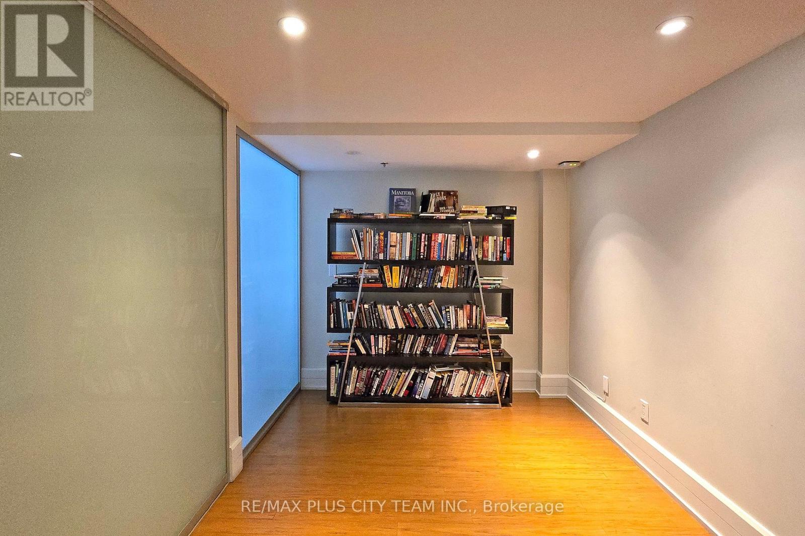 308 - 111 Elizabeth Street, Toronto (bay Street Corridor), Ontario