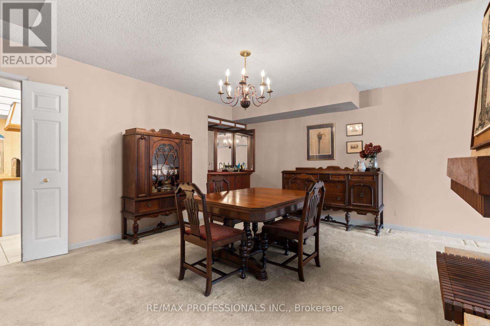 404 - 2545 Bloor Street W, Toronto (high Park-swansea), Ontario