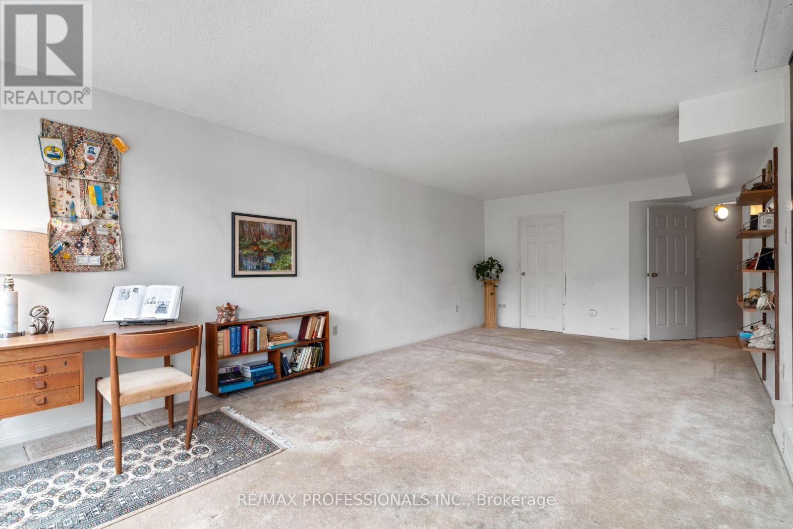 404 - 2545 Bloor Street W, Toronto (high Park-swansea), Ontario