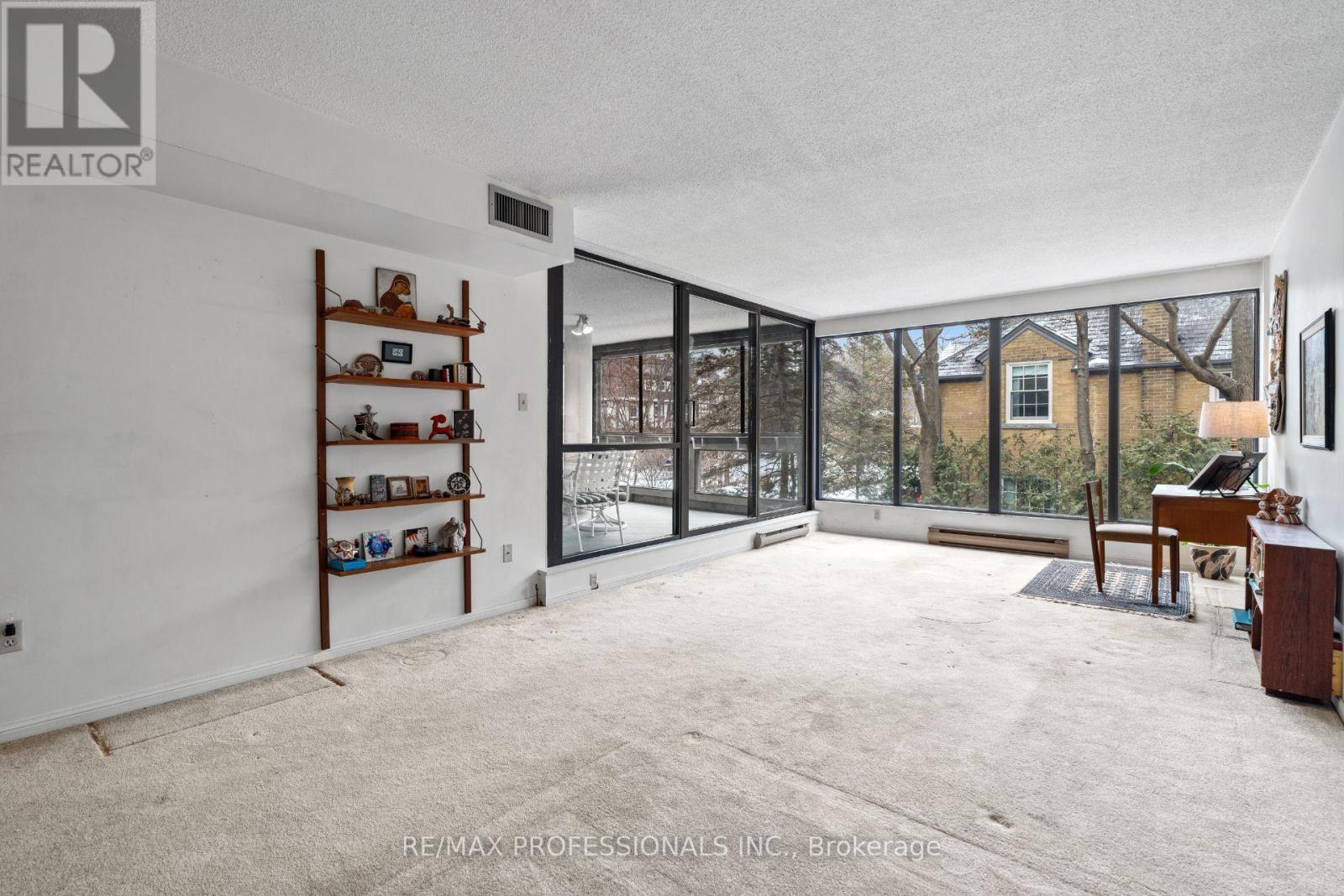 404 - 2545 Bloor Street W, Toronto (high Park-swansea), Ontario