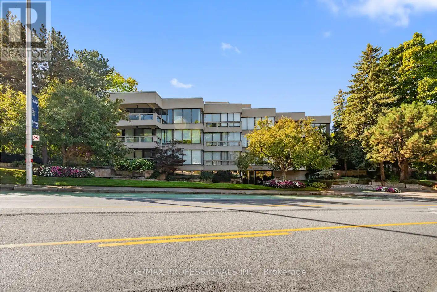 404 - 2545 Bloor Street W, Toronto (high Park-swansea), Ontario