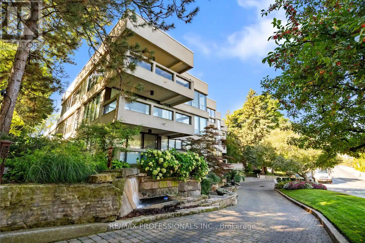 404 - 2545 Bloor Street W, Toronto (high Park-swansea), Ontario