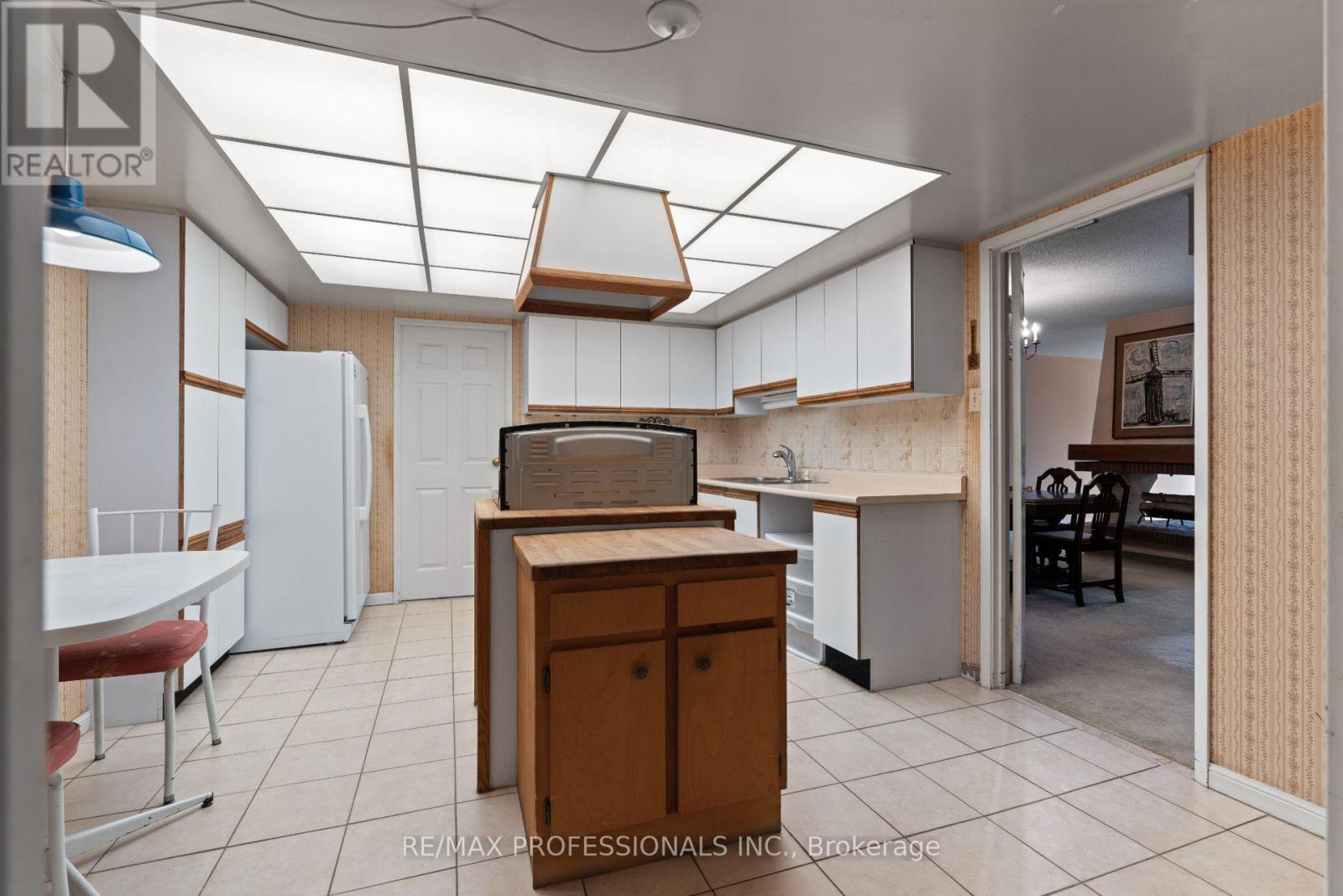 404 - 2545 Bloor Street W, Toronto (high Park-swansea), Ontario