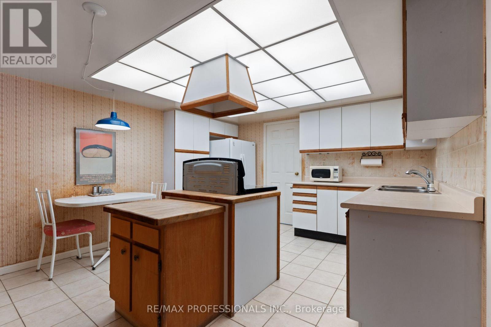 404 - 2545 Bloor Street W, Toronto (high Park-swansea), Ontario