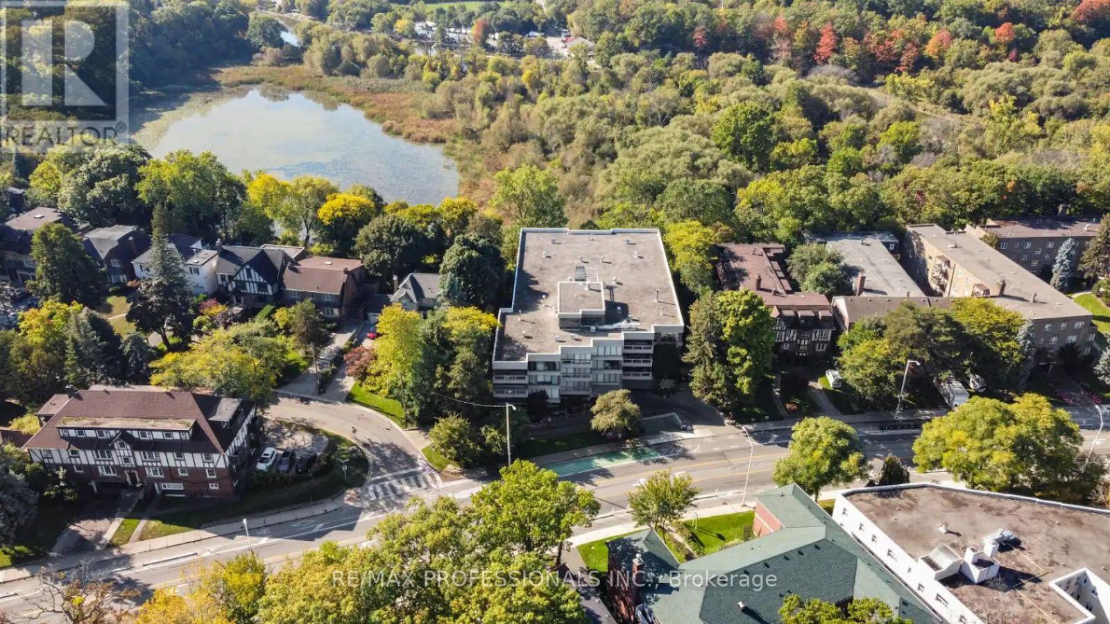 404 - 2545 Bloor Street W, Toronto (high Park-swansea), Ontario