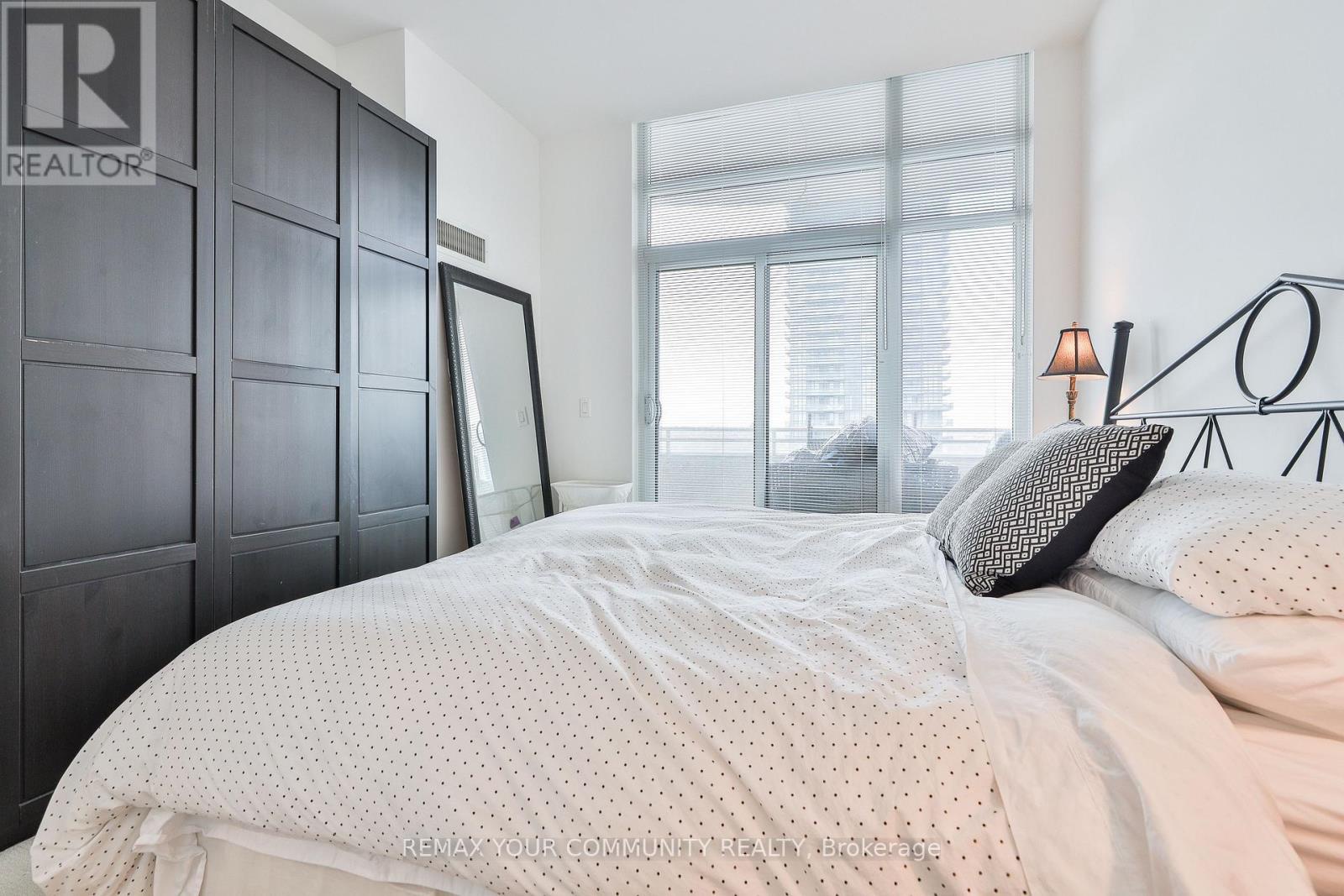 Ph 201 - 8 Scollard Street, Toronto (annex), Ontario