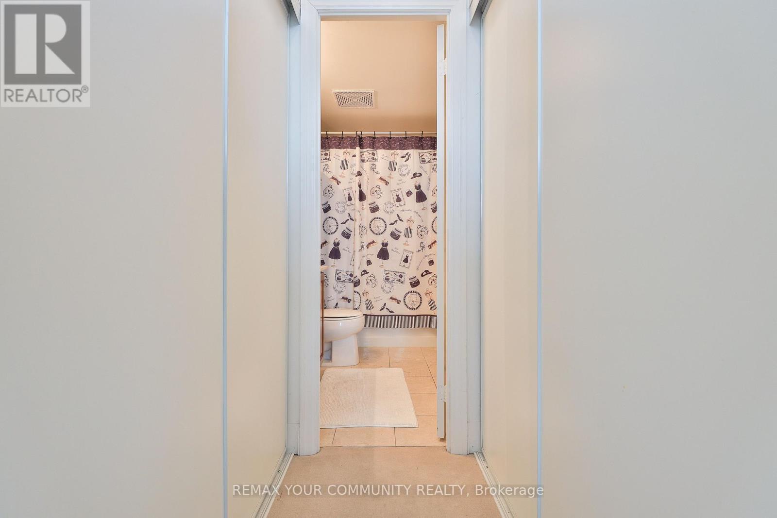 Ph 201 - 8 Scollard Street, Toronto (annex), Ontario