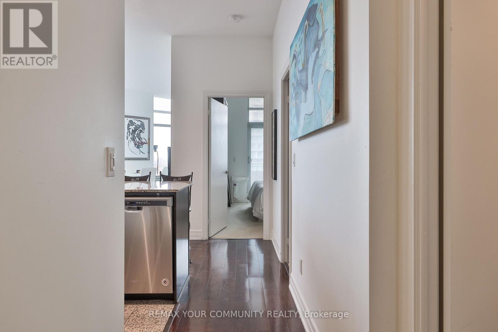 Ph 201 - 8 Scollard Street, Toronto (annex), Ontario