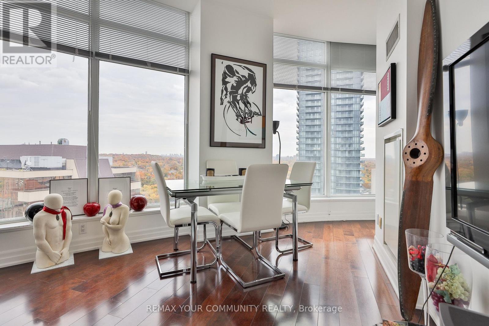 Ph 201 - 8 Scollard Street, Toronto (annex), Ontario