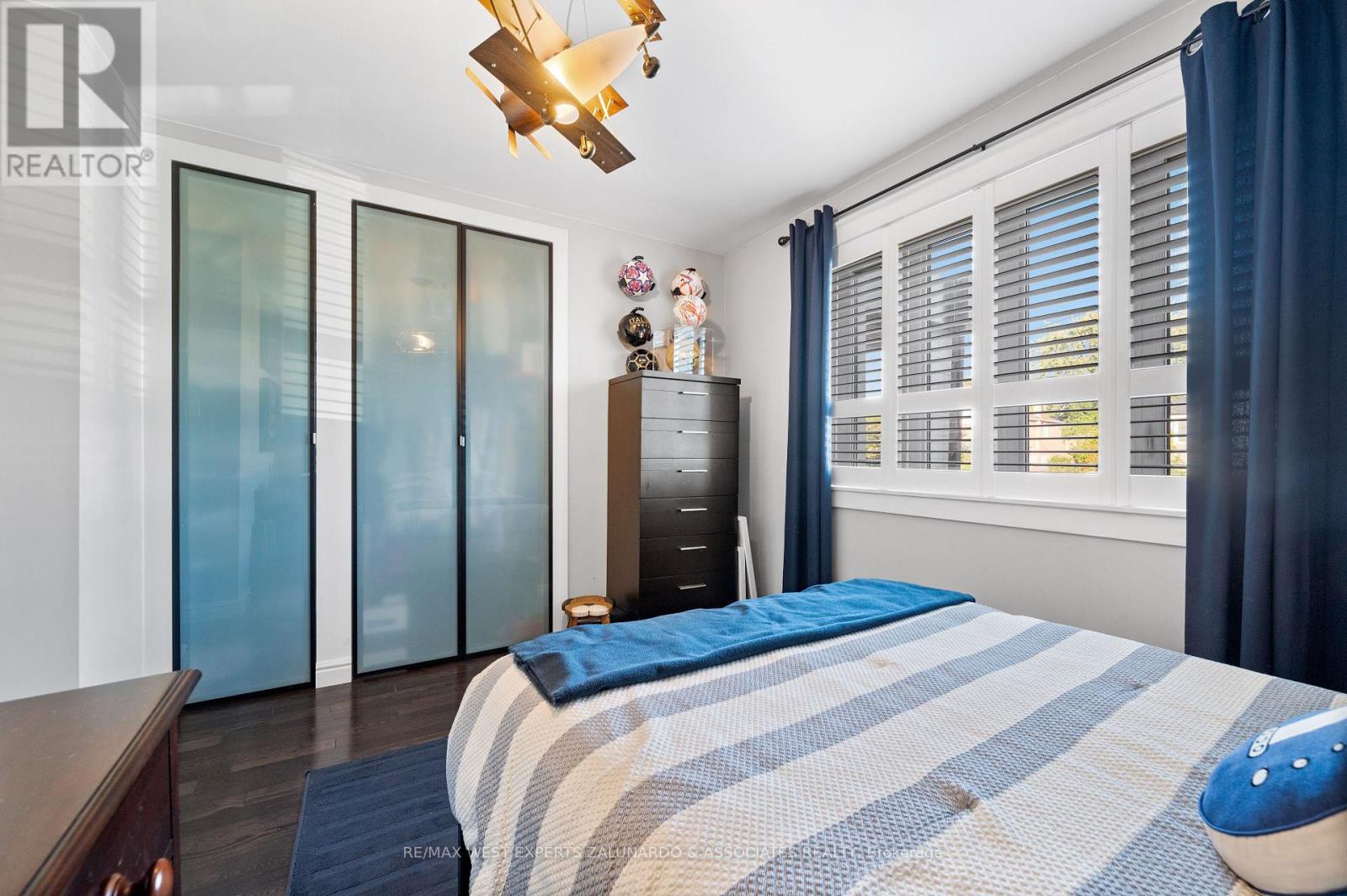 18 Smallwood Drive, Toronto (downsview-roding-cfb), Ontario