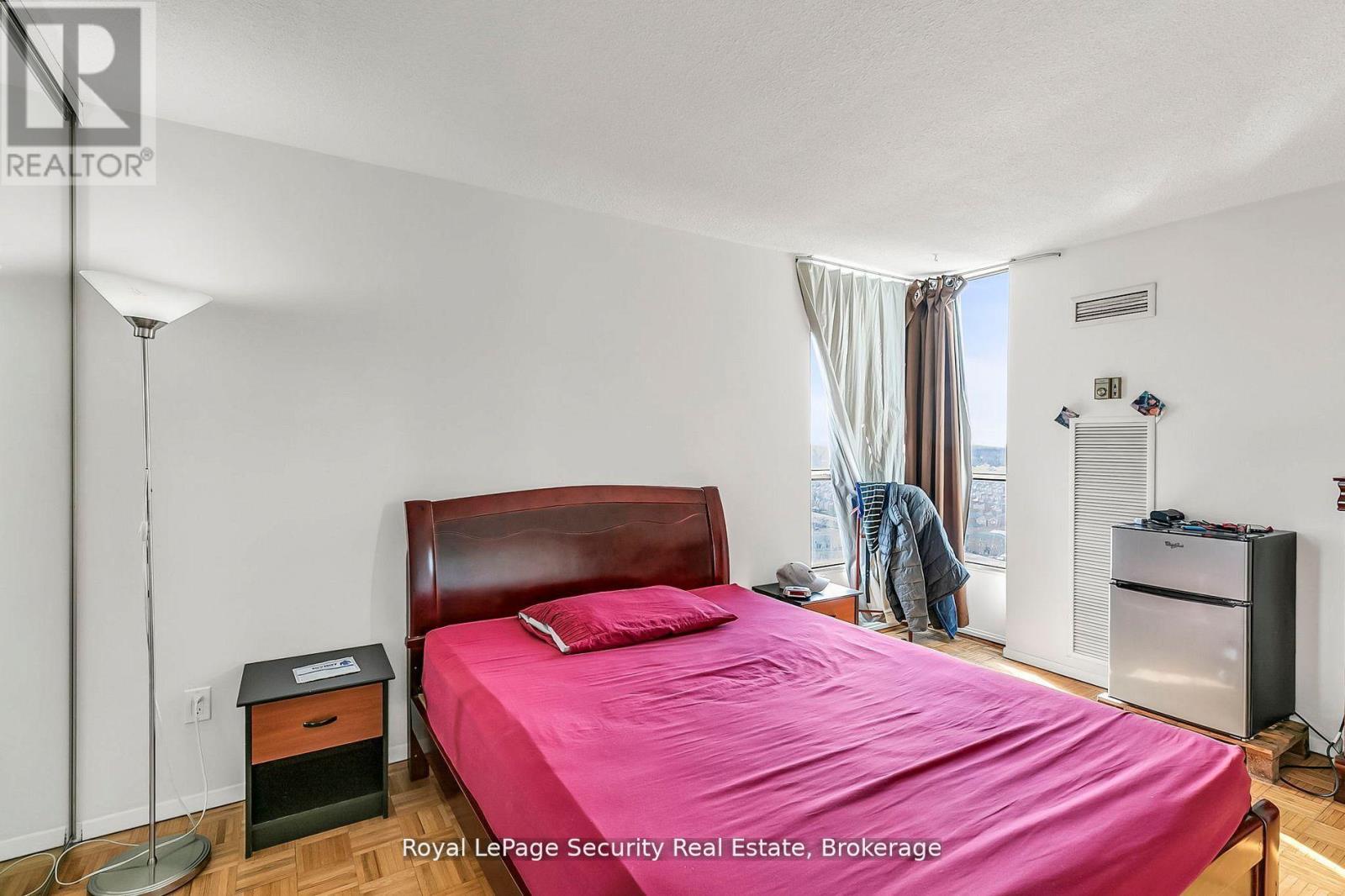 2413 - 10 Martha Eaton Way, Toronto (brookhaven-amesbury), Ontario