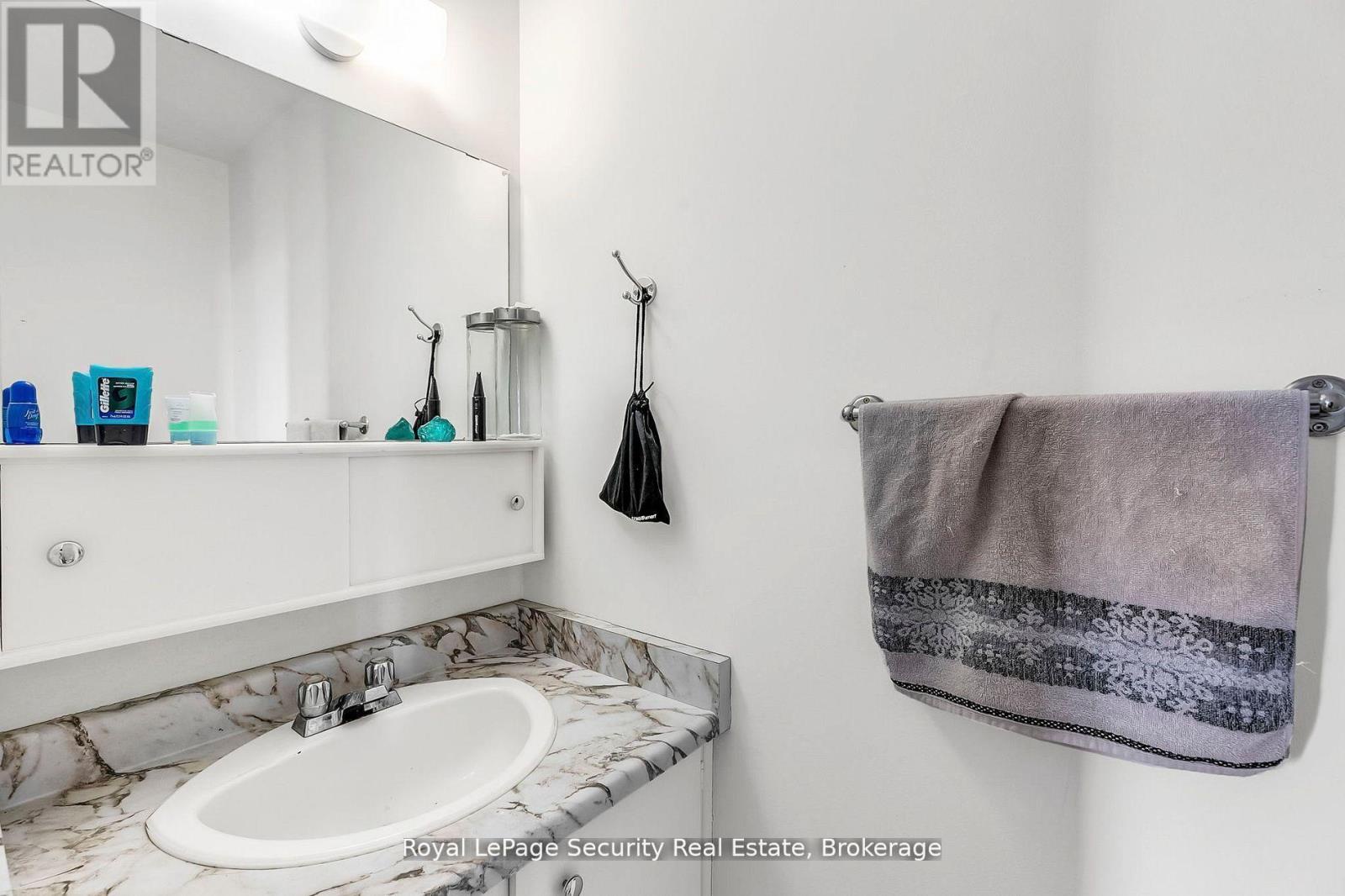 2413 - 10 Martha Eaton Way, Toronto (brookhaven-amesbury), Ontario