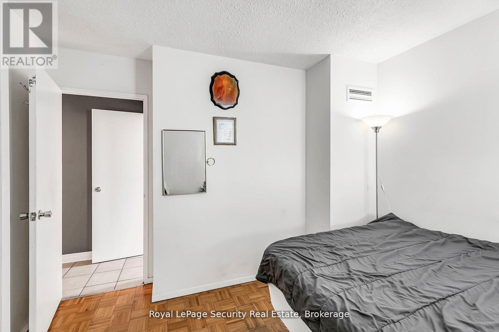 2413 - 10 Martha Eaton Way, Toronto (brookhaven-amesbury), Ontario