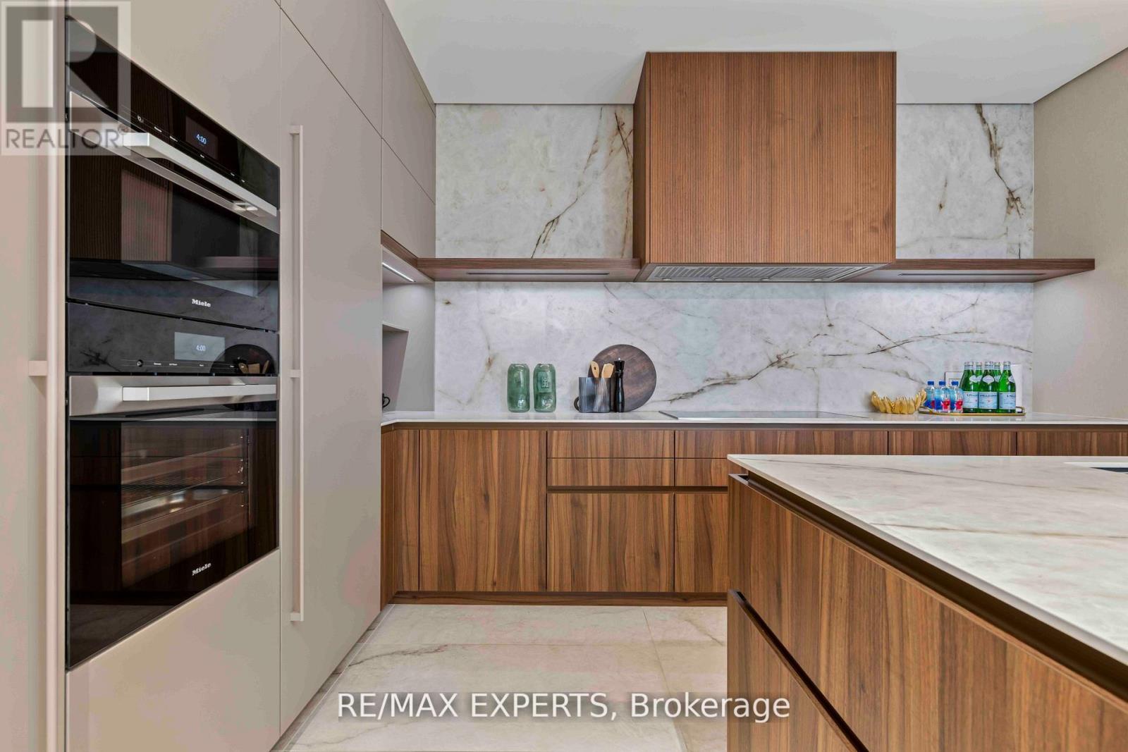 702 - 1700 Avenue Road, Toronto (bedford Park-nortown), Ontario