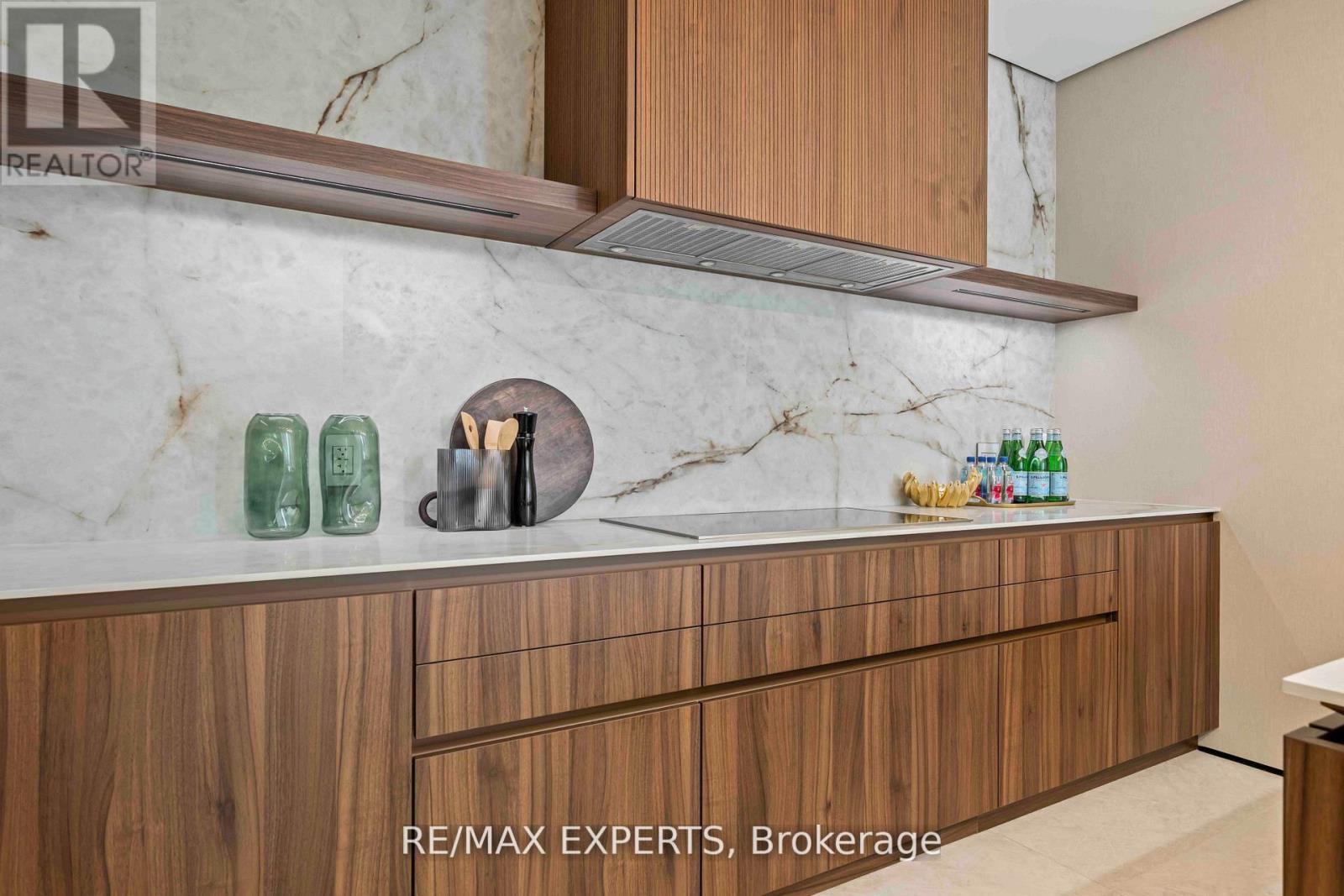 702 - 1700 Avenue Road, Toronto (bedford Park-nortown), Ontario