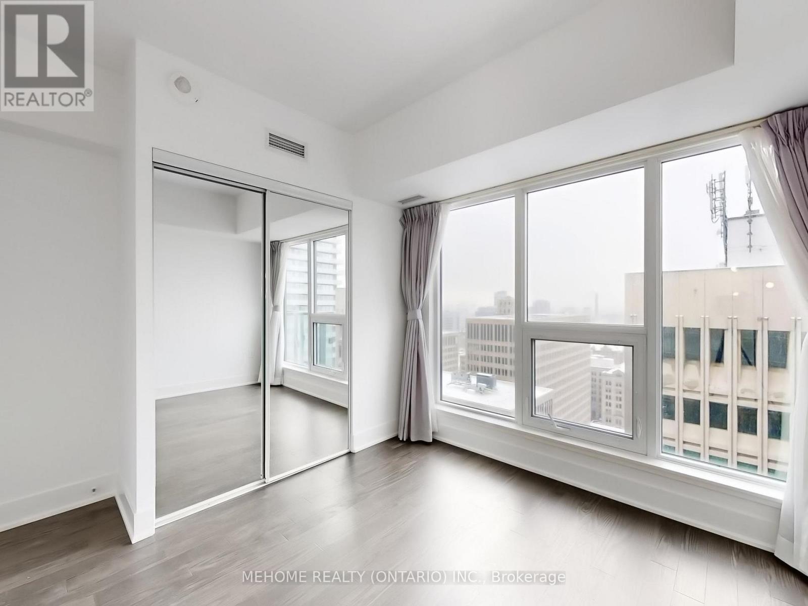 2207 - 955 Bay Street, Toronto (bay Street Corridor), Ontario