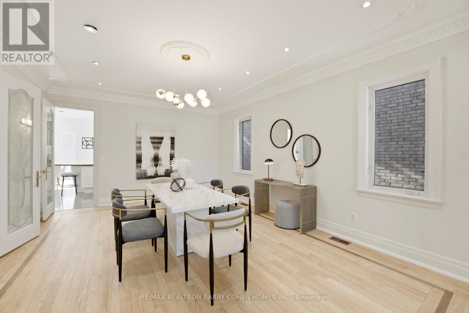 19 Risebrough Avenue, Toronto (willowdale East), Ontario