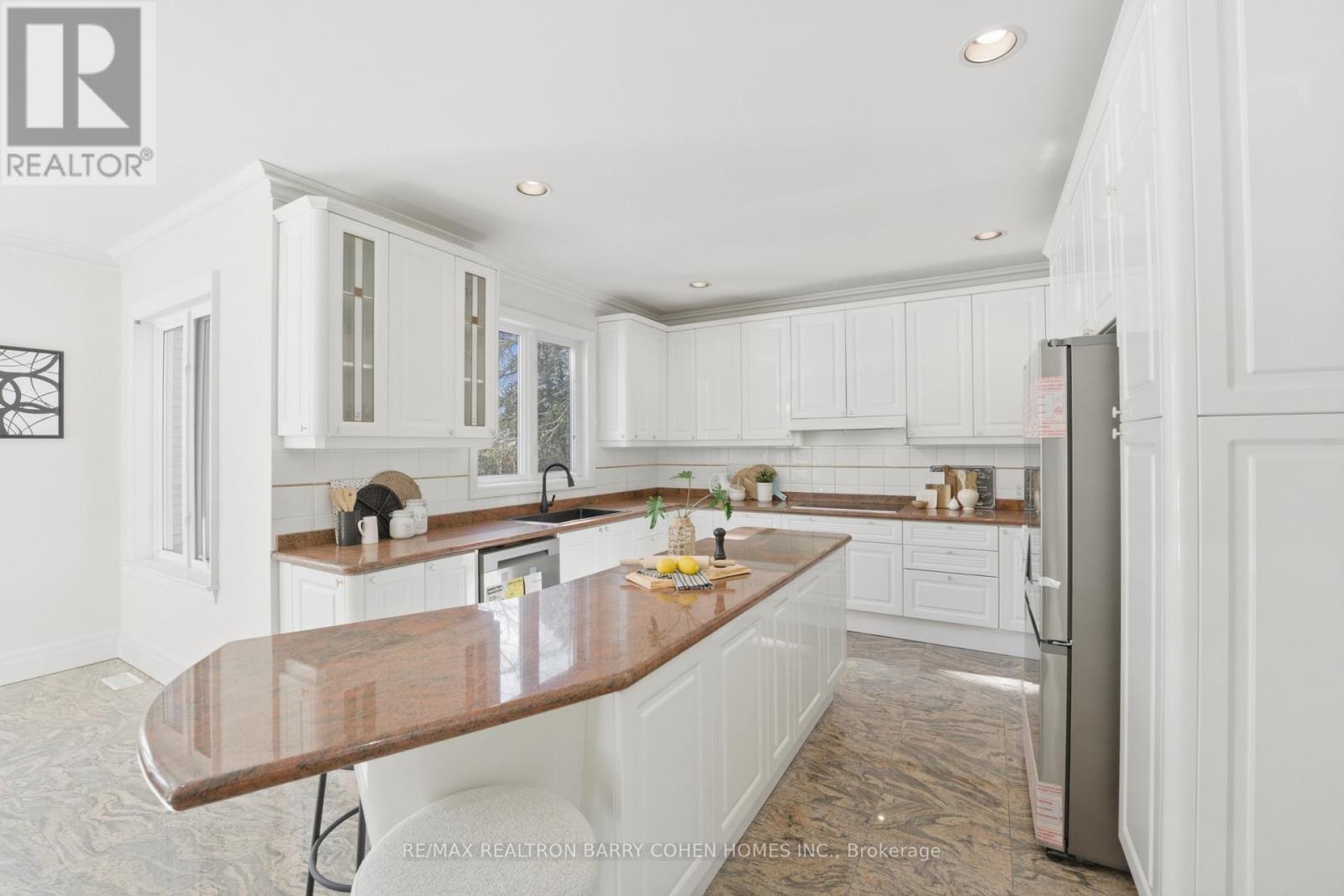 19 Risebrough Avenue, Toronto (willowdale East), Ontario