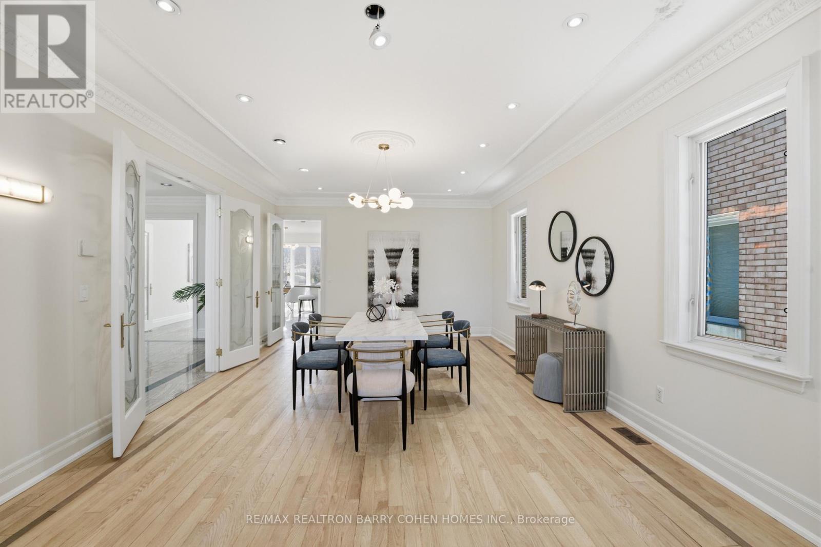 19 Risebrough Avenue, Toronto (willowdale East), Ontario