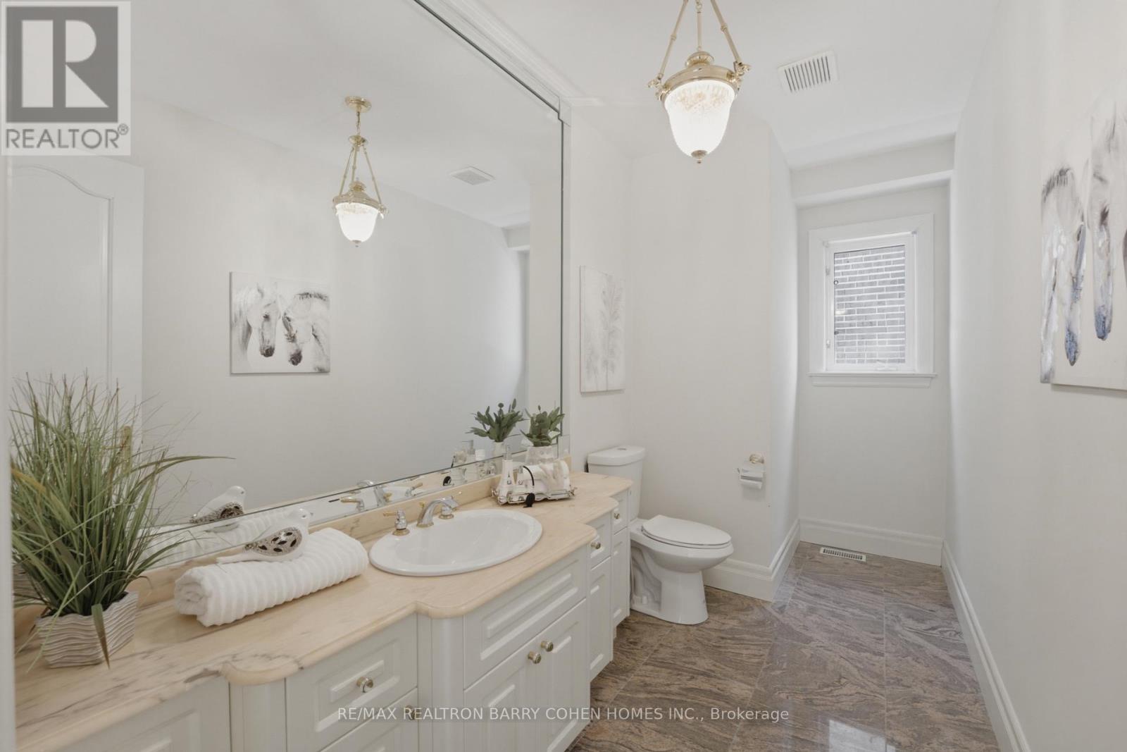 19 Risebrough Avenue, Toronto (willowdale East), Ontario