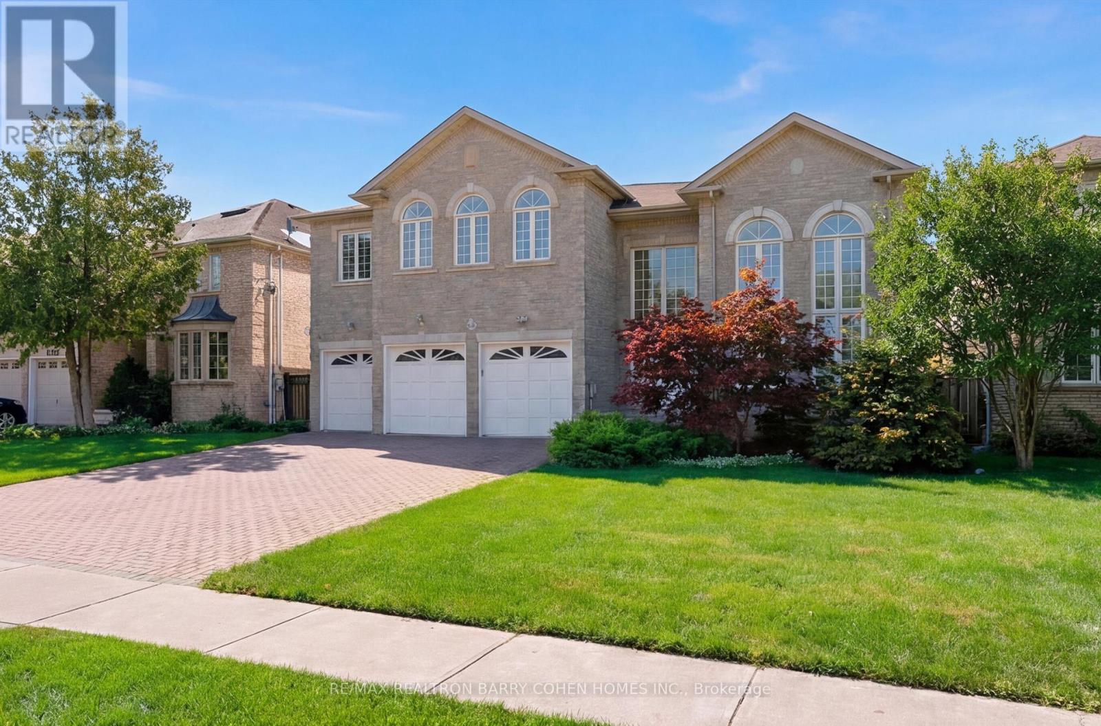 19 Risebrough Avenue, Toronto (willowdale East), Ontario