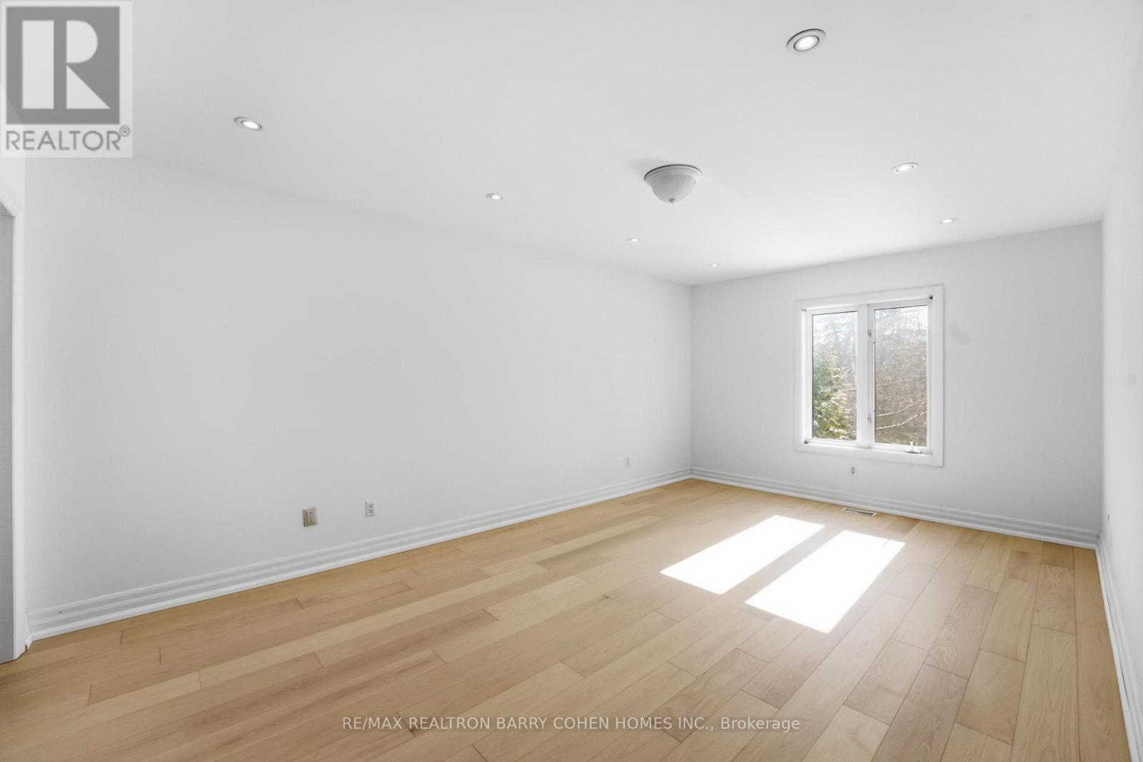 19 Risebrough Avenue, Toronto (willowdale East), Ontario