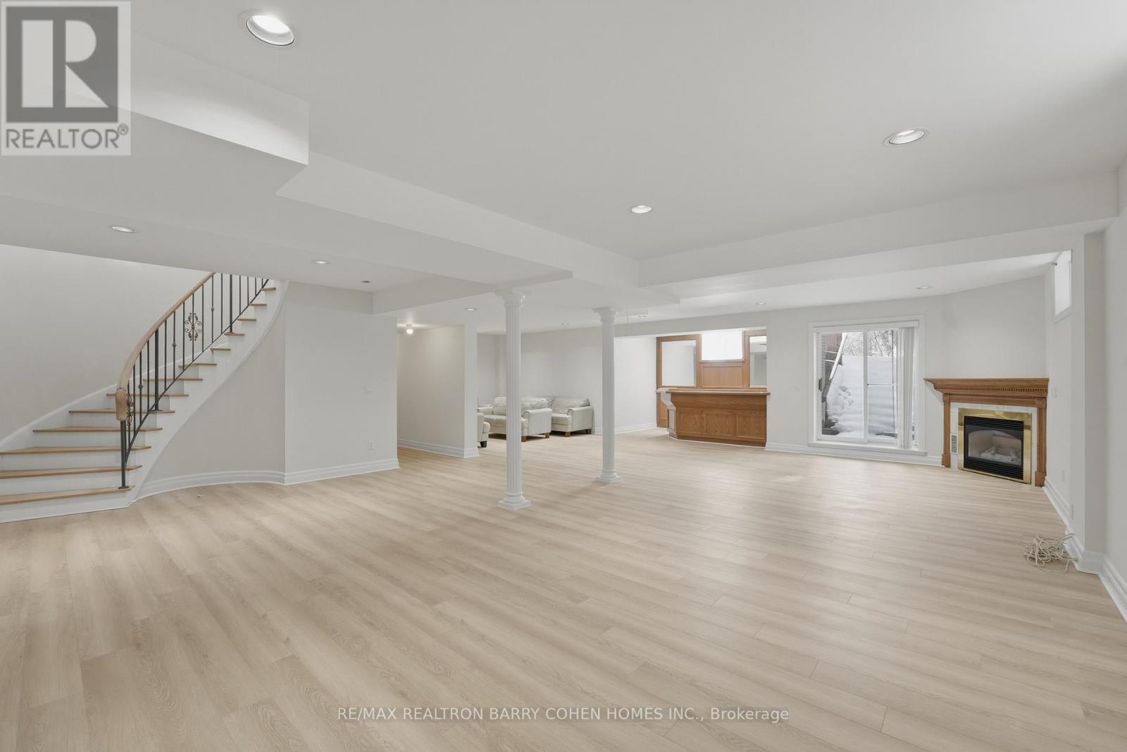 19 Risebrough Avenue, Toronto (willowdale East), Ontario